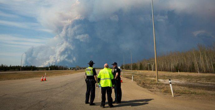 Incêncio florestal faz Alberta, no Canadá, declarar estado de emergência