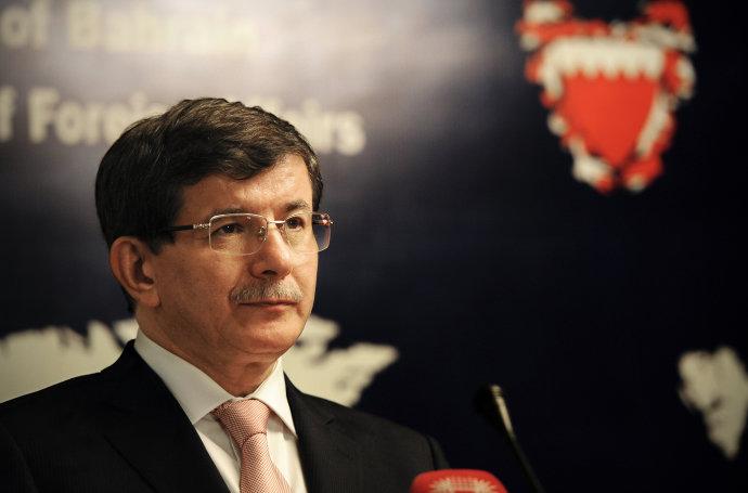 Primeiro-ministro da Turquia diz que vai renunciar em 22 de maio