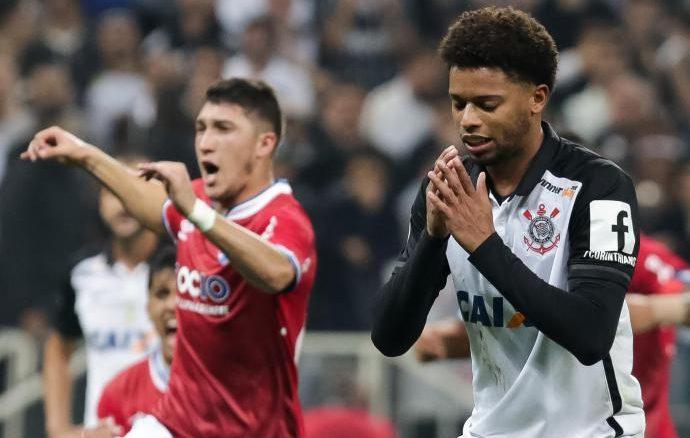 Pênaltis e Itaquera, os novos carmas do Corinthians