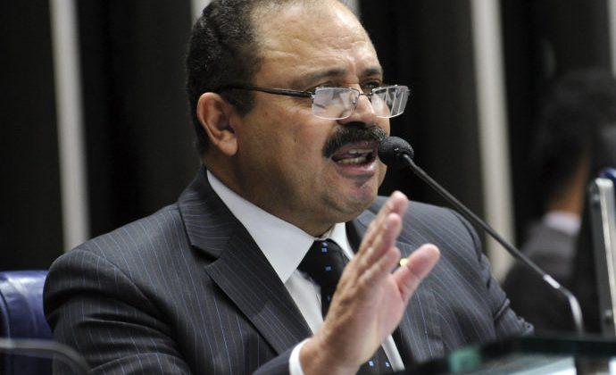 Primeiro ato do substituto de Cunha: encerrar a ordem do dia