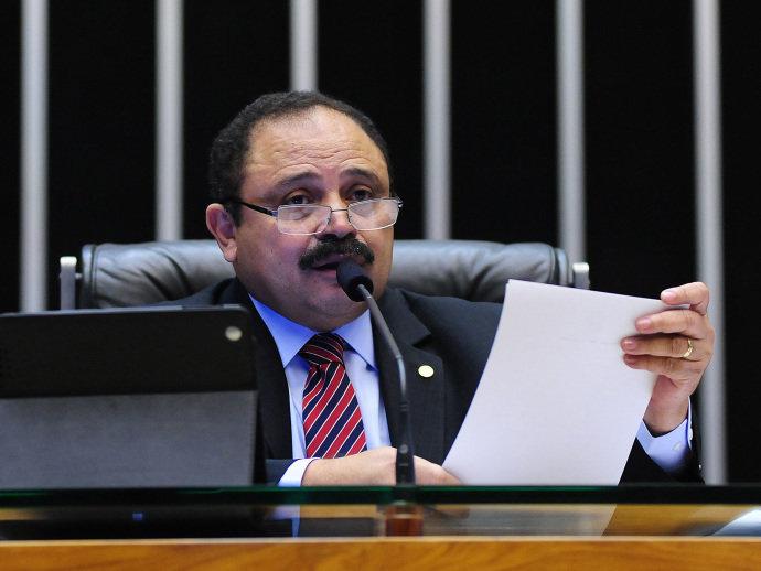 Mesmo com afastamento, não há previsão de nova eleição para presidência da Câmara