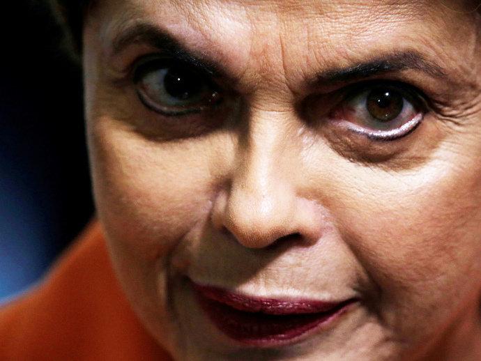 Comissão do impeachment aprova parecer e abre caminho para afastamento de Dilma