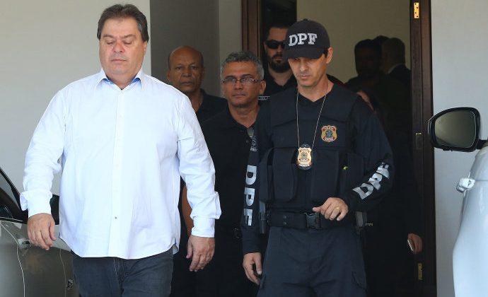 MP denuncia Ronan Maria Pinto e Gim Argello na Lava Jato