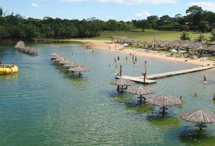 Falso salva-vidas passa a mão nas partes íntimas de banhista em balneário