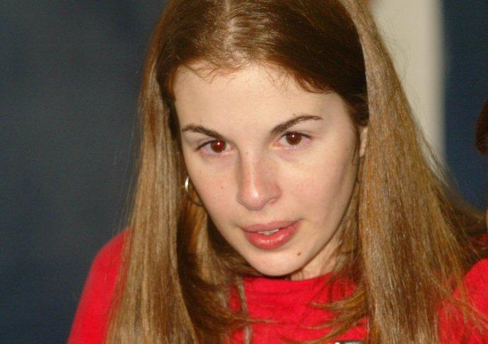 Na saída do Dia das Mães, Suzane Richthofen passa endereço falso e volta a ser presa