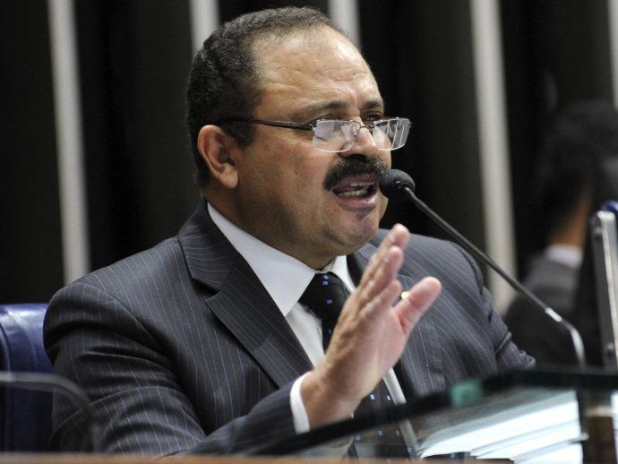 Maranhão anula sessão que aceitou impeachment