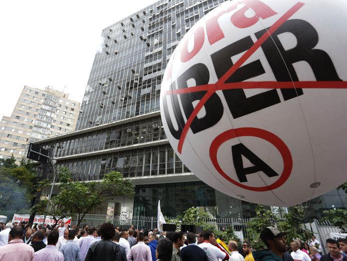 Haddad libera Uber por decreto em São Paulo