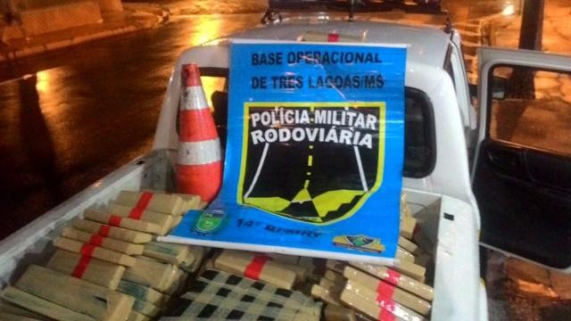 Polícia apreende 417kg de maconha em carro furtado