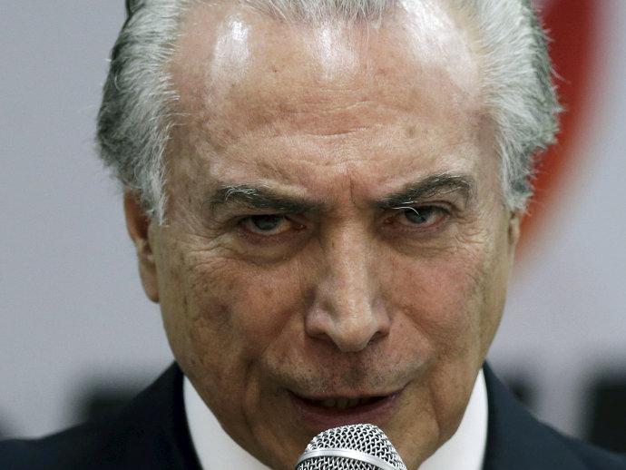 Brasil pode ser presidido por advogado com 'aparência gótica', diz Financial Times