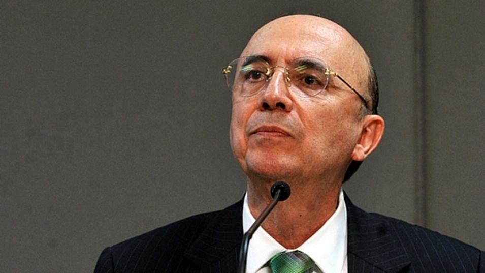 Meirelles adia para terça-feira anúncio de equipe