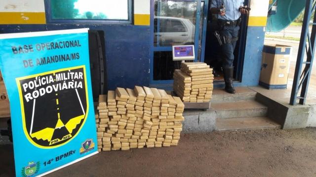 Jovem é preso transportando 200 quilos de maconha e duas pistolas 9mm