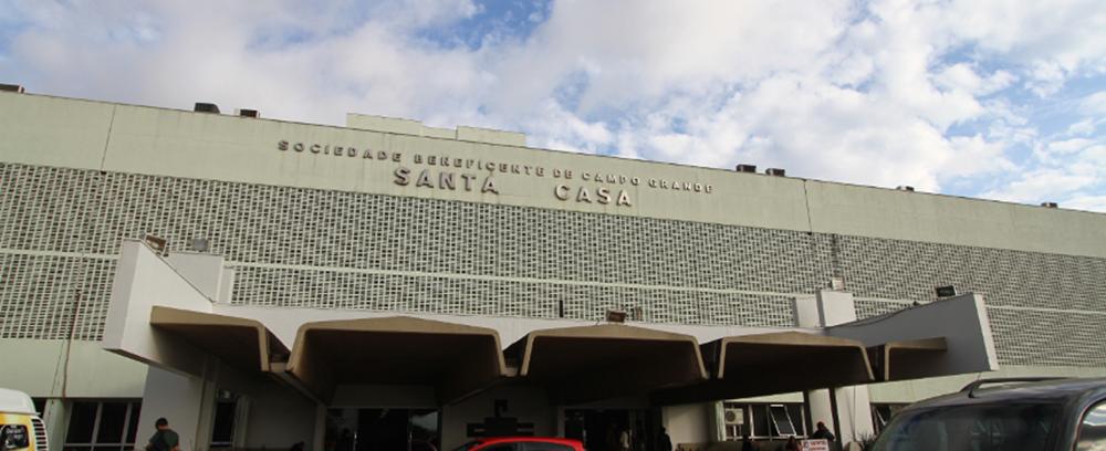 Falta de leitos sobrecarrega enfermeiros da Santa Casa