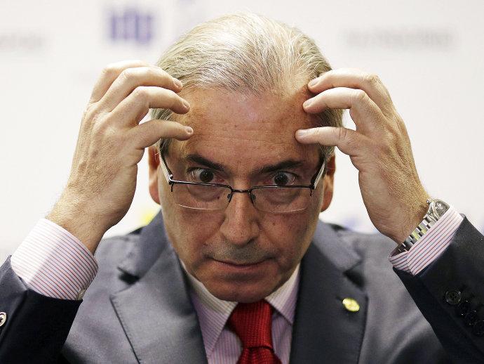 Cunha vai à Câmara apresentar defesa contra cassação