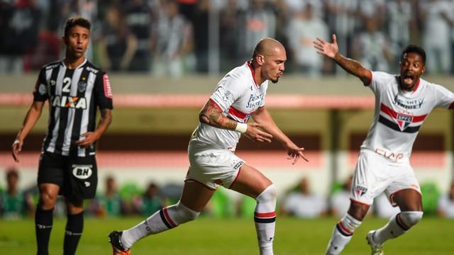 São Paulo avança para semi na Libertadores