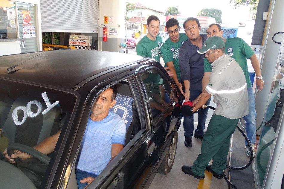 Gasolina sem impostos deve aliviar bolso do consumidor