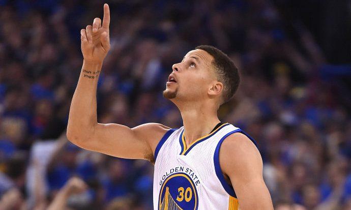 NBA: Curry volta a brilhar e Warriors empatam série com Oklahoma