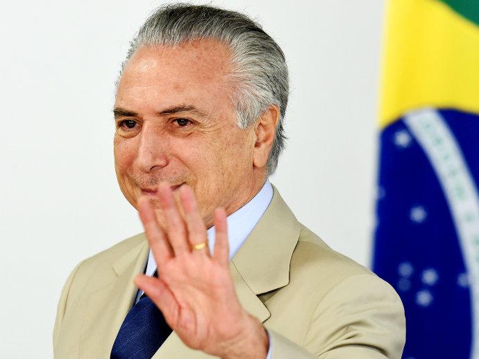 Temer vai ao Congresso pela 1ª vez como presidente interino