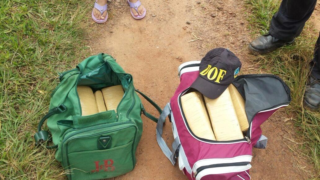 Menor é detida por tráfico na frente do filho de 4 anos