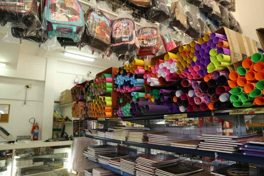 Preço do material escolar em Dourados varia 100%
