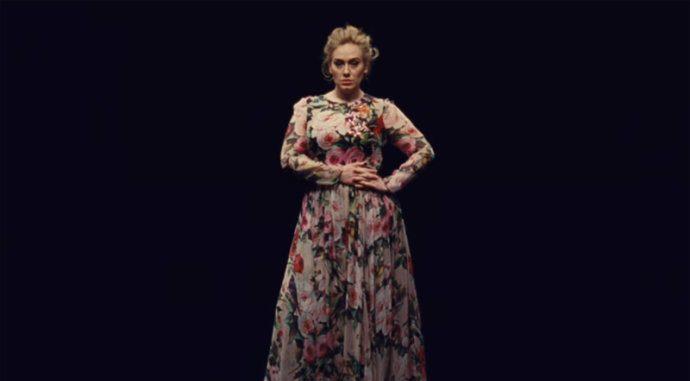 'Sou rica': Adele fecha acordo de R$ 470 milhões com a Sony
