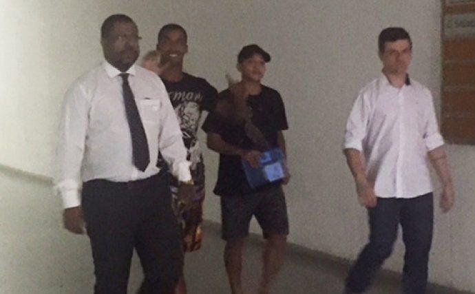 Suspeitos de envolvimento no estupro coletivo de adolescente são considerados foragidos da Justiça