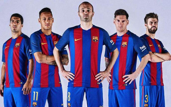 Barcelona apresenta uniforme para a temporada 2016/17