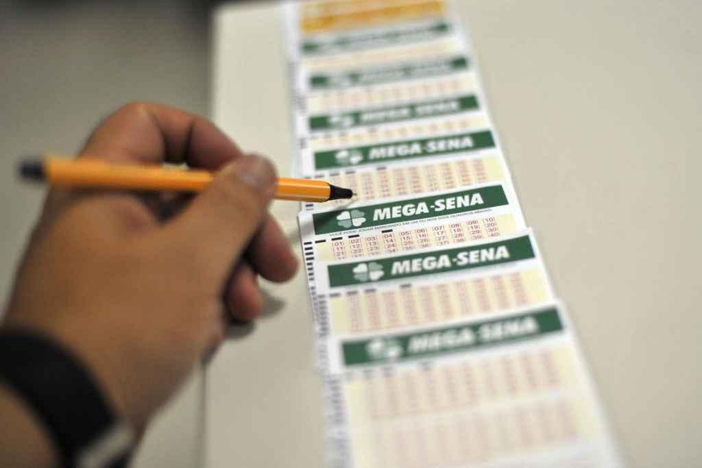 Mega-Sena deve pagar R$ 14 milhões na próxima quarta