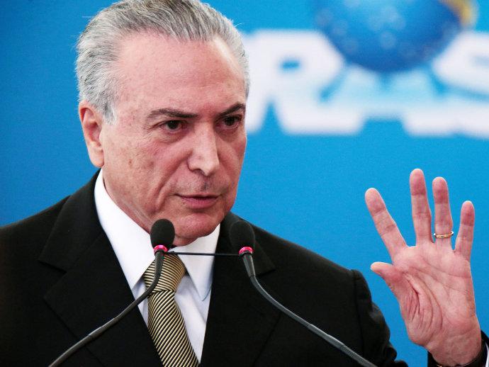 Em oposição a Dilma, Temer afaga Congresso e exalta 'harmonia'