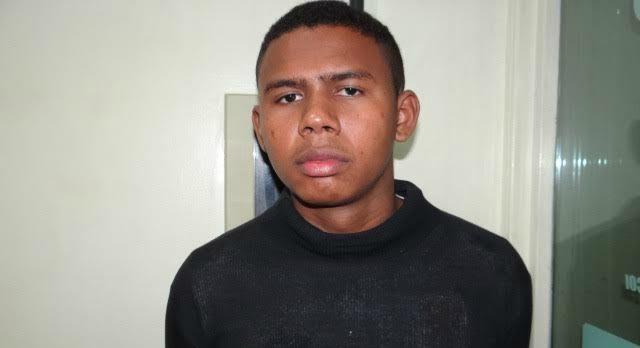 Homem é preso com 27 quilos de maconha em bagagem