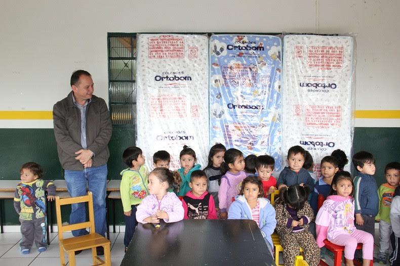 Prefeitura de Bela Vista entrega novos colchões aos CEIMS