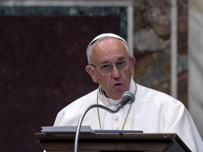 Papa: bispos negligentes com abusos poderão ser afastados