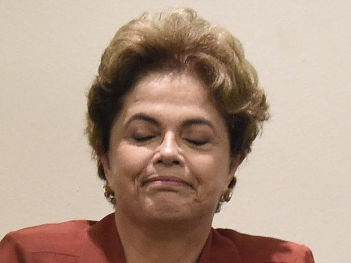Comissão reduz número de decretos no impeachment e testemunhas de Dilma caem para até 40