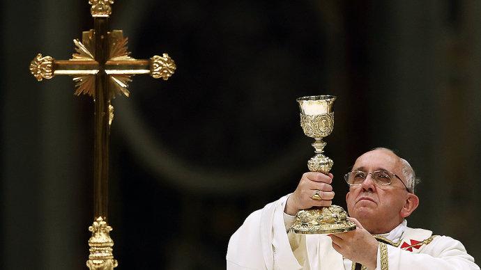 Papa defende vinho: “Não se pode fazer festa com chá”