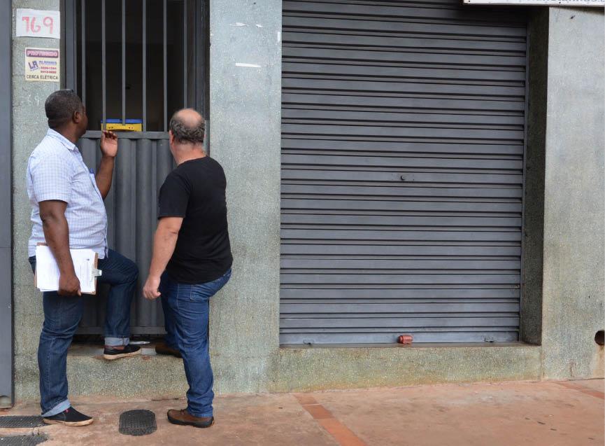Criança torturada pelos pais adotivos está vivendo em MG
