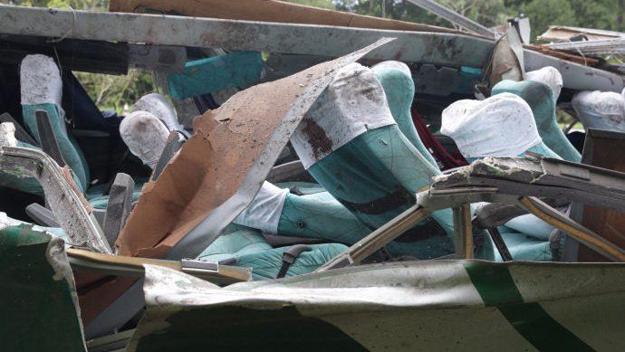 Celulares das vítimas do acidente de ônibus não param de tocar, diz delegado