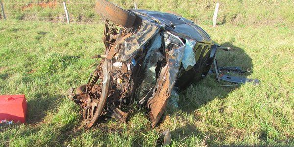 Rapaz morre depois de perder controle do veículo e capotar