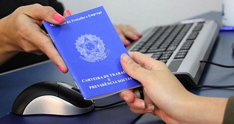 Com medo da crise, famílias reduzem consumo