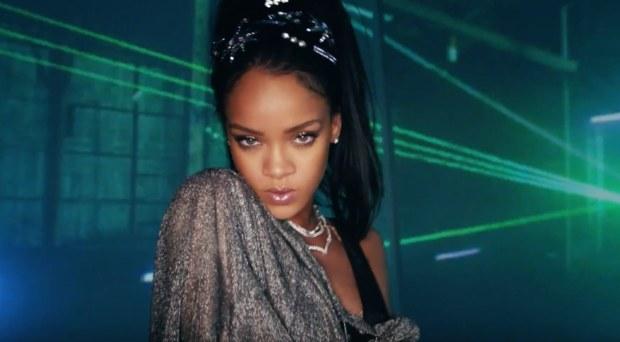 Rihanna estrela novo clipe do recém-solteiro Calvin Harris. Assista