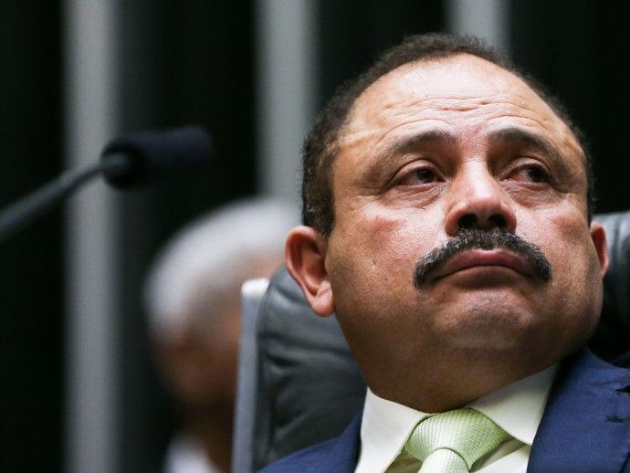 Maranhão retira manobra que poderia reverter cassação de Cunha