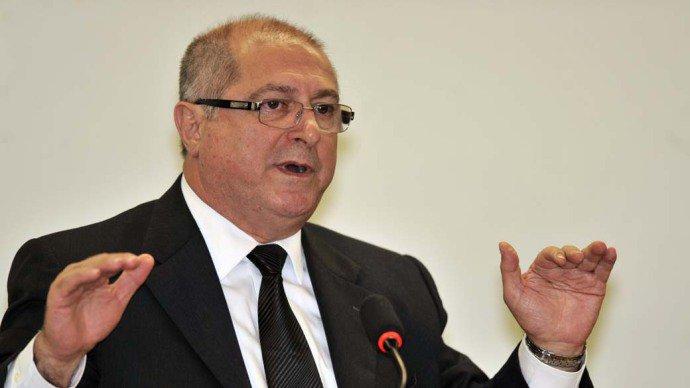 Paulo Bernardo prestará depoimento no fim do dia