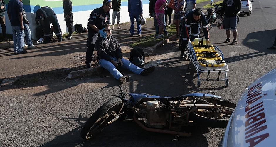 Roubo de moto provoca acidente