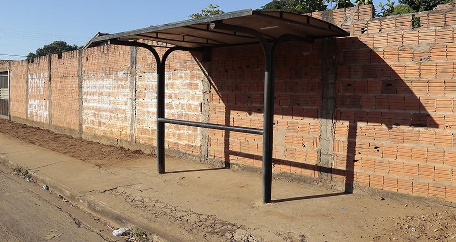 Idoso é baleado durante assalto na capital