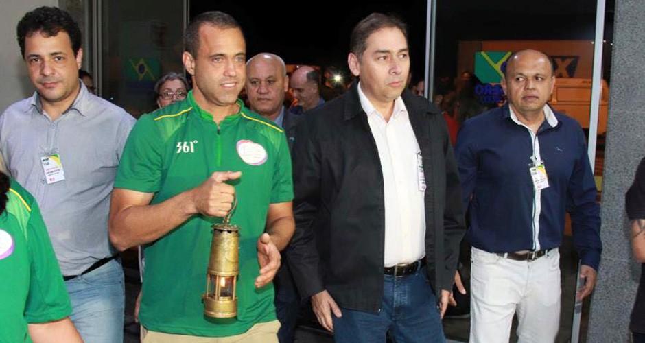 Ao som de berrante, Tocha chega à Capital