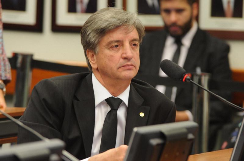 Intolerância com corrupção afasta população de políticos