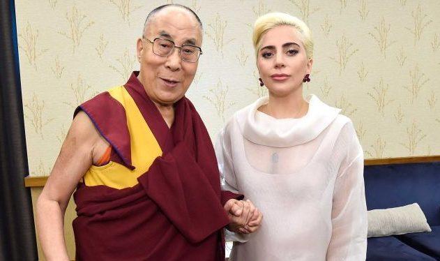 Lady Gaga é banida da China após encontro com Dalai Lama