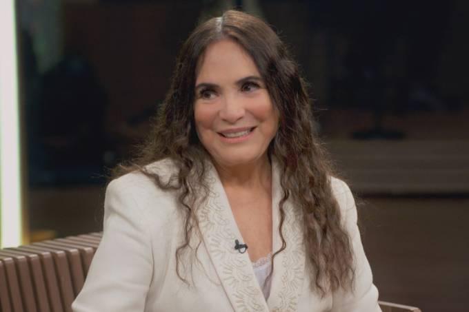 Globo se manifesta sobre ‘noivado’ de Regina Duarte com Bolsonaro