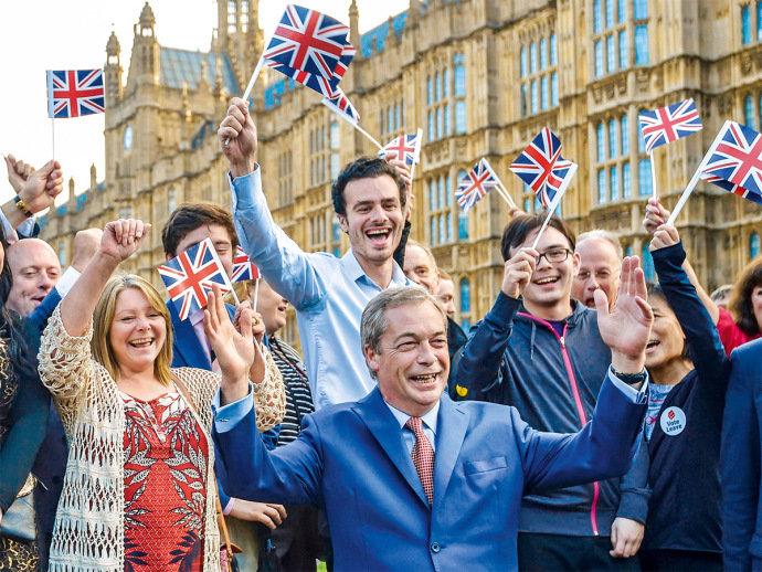 Político pró-Brexit Nigel Farage renuncia liderança do UKIP