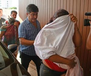 Operação prende duas envolvidas em esquema sexual; cafetina foge