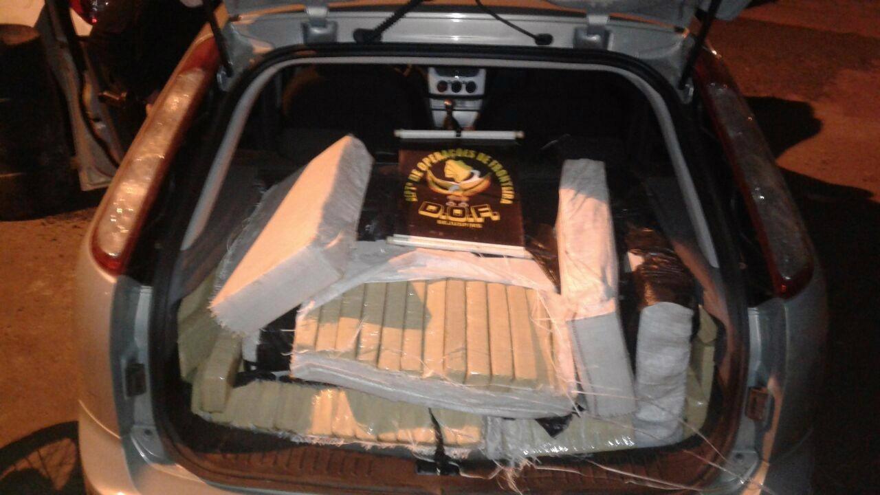 Polícia aborda batedores e consegue apreender maconha em estrada vicinal