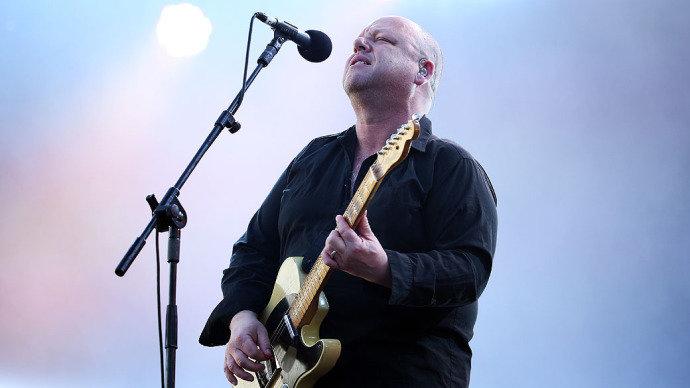 Pixies, a lendária banda de rock, volta com novo álbum